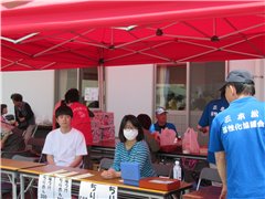 バザー 香大生もお手伝い