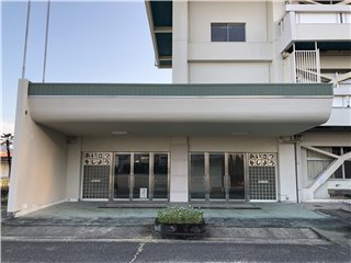 北棟の玄関